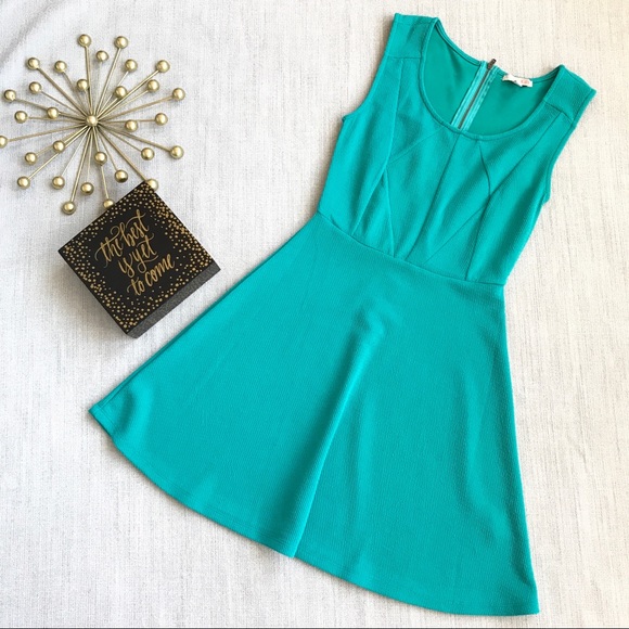 Gianni Bini Dresses & Skirts - Gianni Bini green knit fit and flair dress small